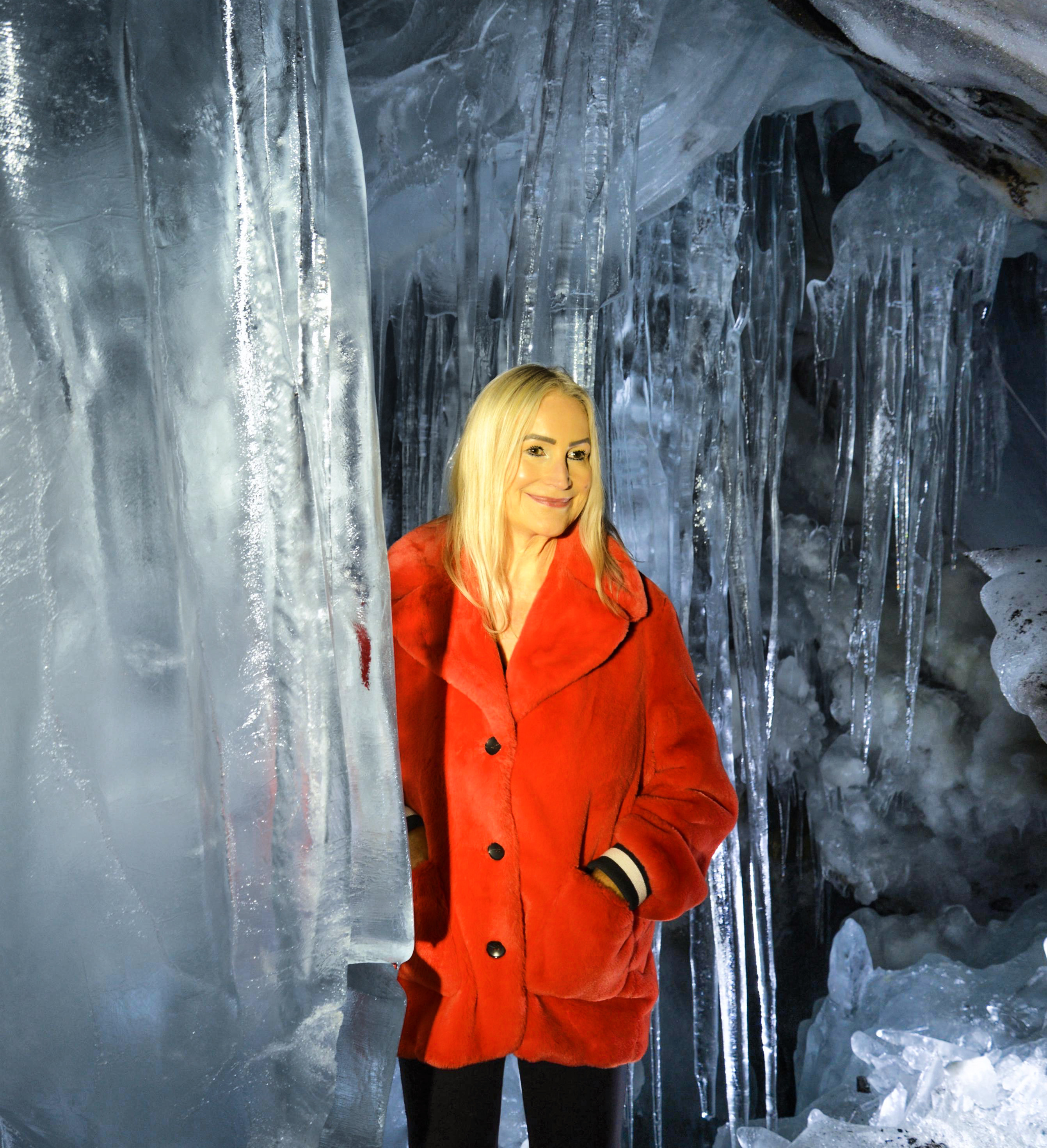 Marlies Erler im Natureispalast